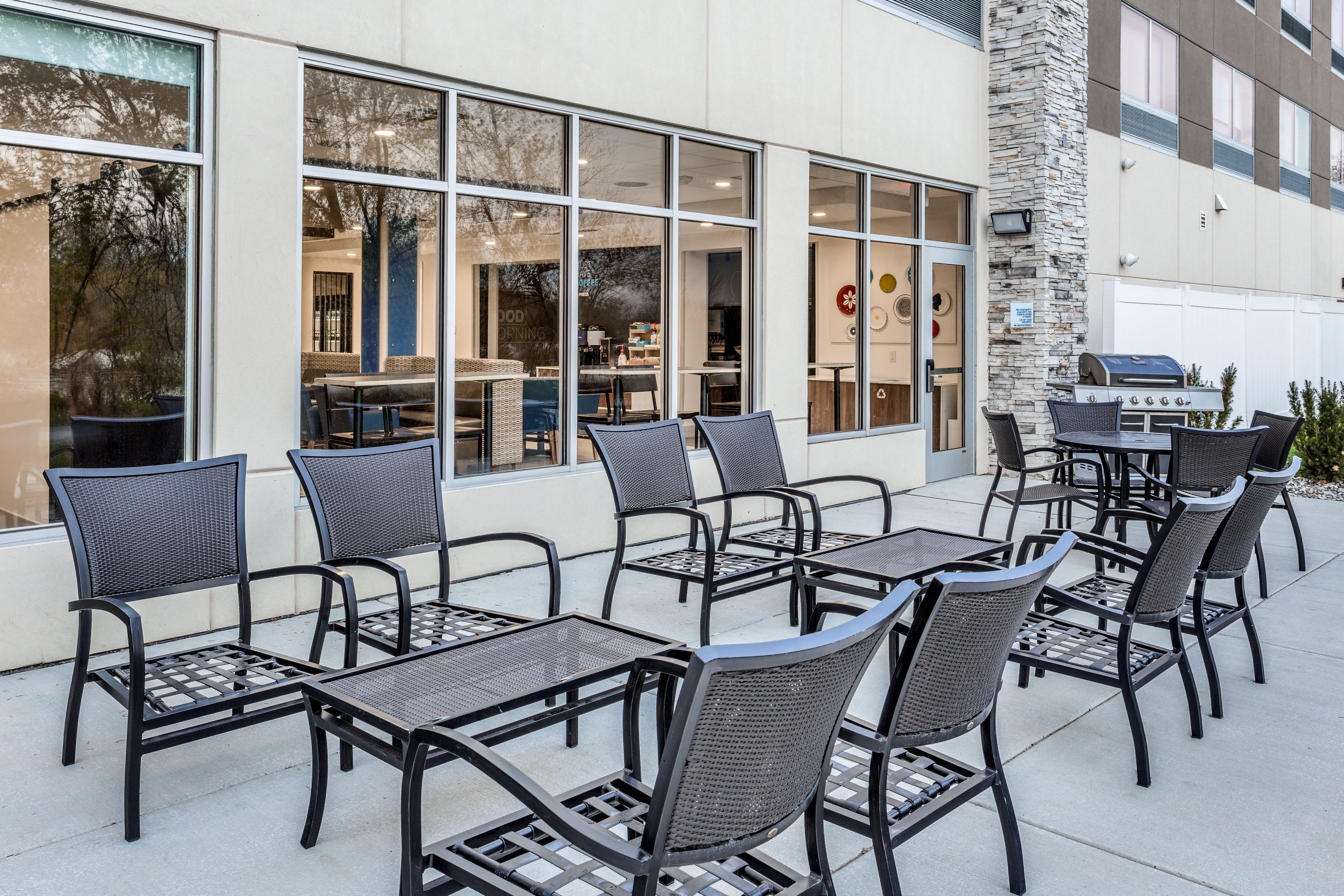 Holiday Inn Express & Suites Hammond By Ihg Exterior photo